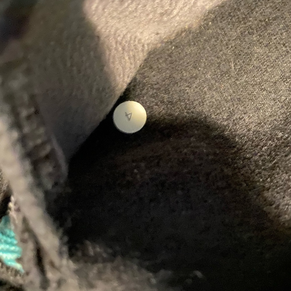 LULULEMON SPECIAL EDITION SCUBA - Picture 12 of 12